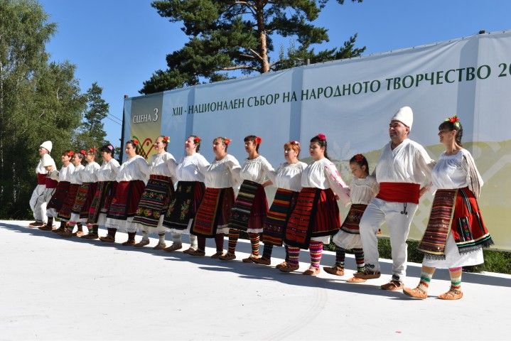 Само златни медали за самодейците от събора в Копривщица