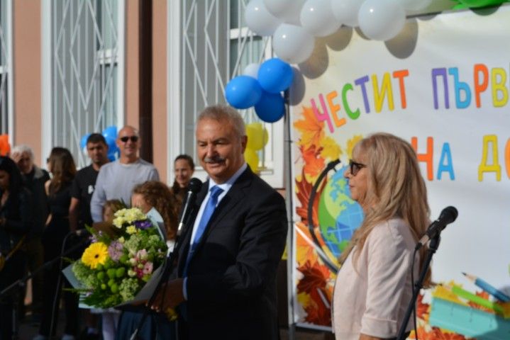 Поздравителен адрес от кмета на община Монтана за началото на учебната година