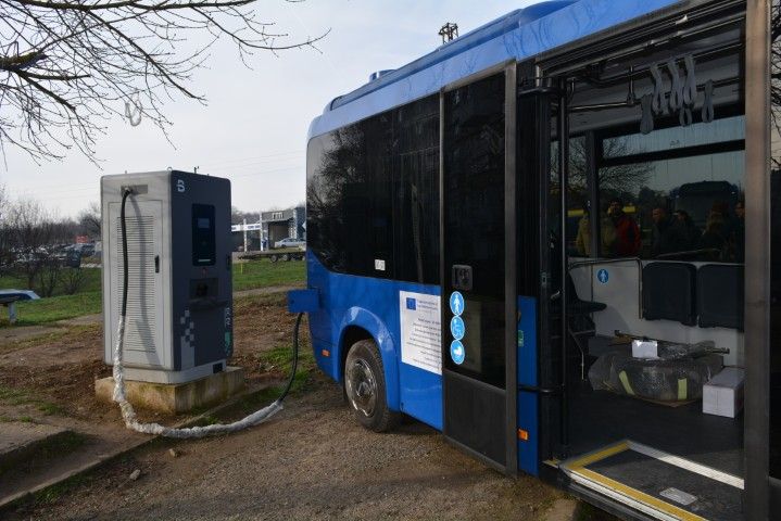 Заработиха станциите за зареждане на електробусите в Монтана