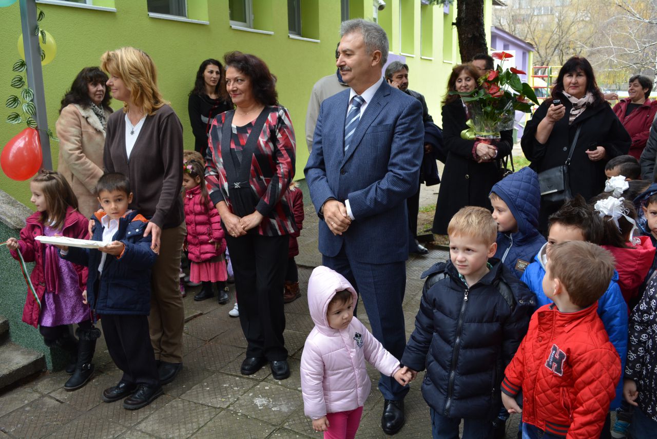 Откриха обновената сграда на ЦДГ 