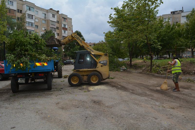 Събарят 1050 незаконни гаража и гаражоподобни в Монтана