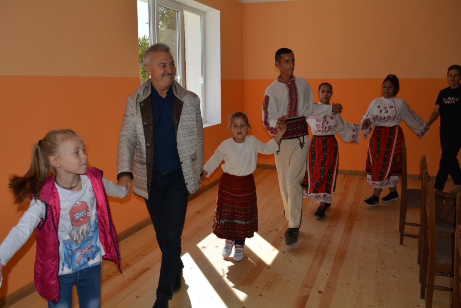 Винище отпразнува обновеното си читалище