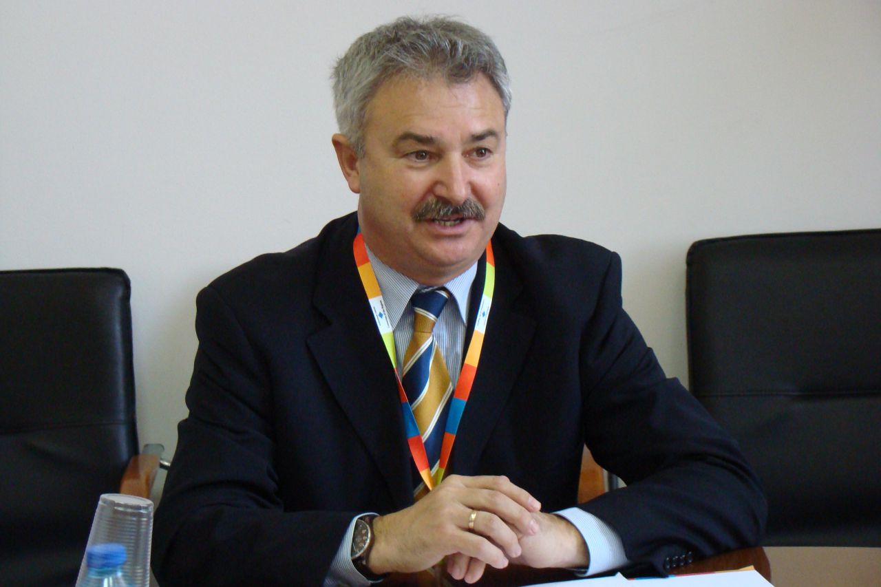 Сградата на Общината официално вече е нейна собственост