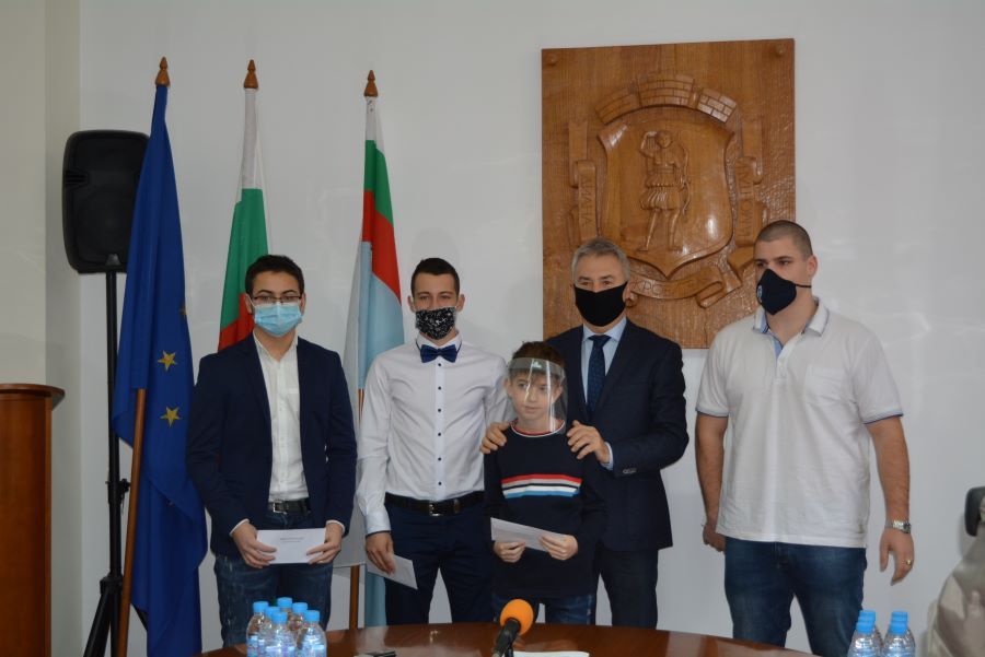 Монтана награди талантливите си деца