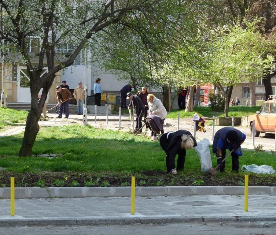 Започна пролетното почистване и изкърпване на улици в Монтана
